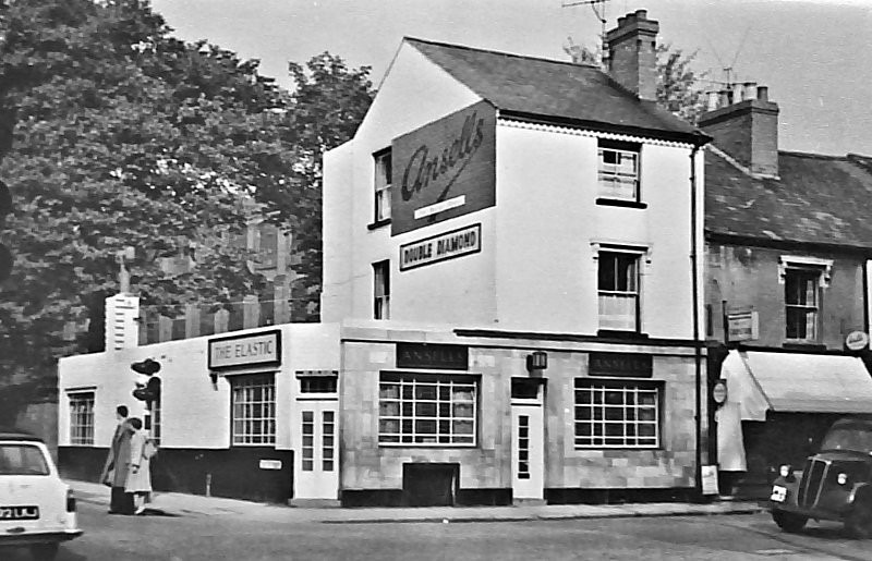 Old photograph of the Elastic Inn in Ford Street Coventry.